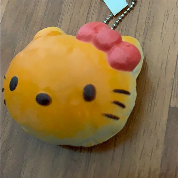 Super Cute Hello Kitty “Bread” Head On Chain - Picture 2 of 6